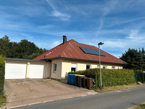 Foto - Winkelbungalow mit großem Grundstück zentral auf Rügen