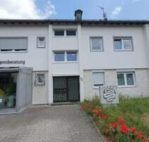 helle 2,5 Zimmer DG-Wohnung mit großem Garten - Oberderdingen