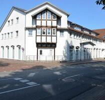 15.09.2025 MIETBEGINN | Frisch renovierte Maisonette-Wohnung [3] mit Balkon im Herzen der Stadt Wildeshausen