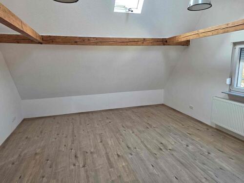 Foto - 3 Zimmer Dachgeschoßwohnung zur Miete in Niederwerrn