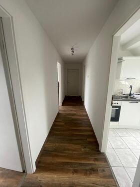 Foto - Helle 3-Zimmer-Dachgeschosswohnung mit Einbauküche, Tageslichtbad