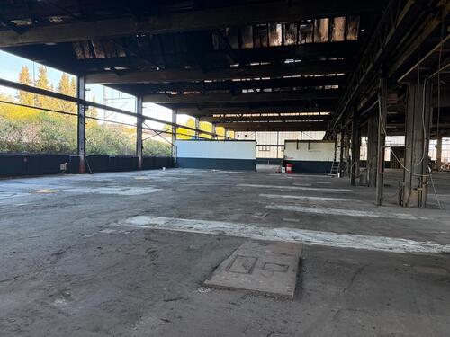 Foto - 1.000 - 3.000 qm Hallenfläche ebenerdig mit Deckenkränen