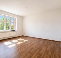 Helle 3-Zimmer-Wohnung mit Balkon - Merseburg