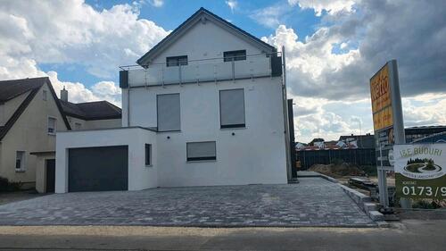 Foto - Neuwertige 2 Zimmer Wohnung mit EBK und großem Balkon