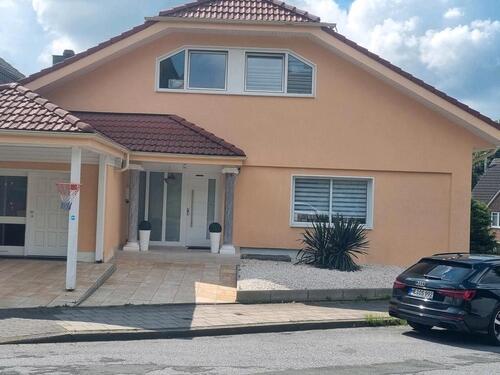 Foto - Haus mit Einliegerwohnung, Garage,Blick ins Grüne, Super Lage,