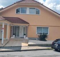 Haus mit Einliegerwohnung, Garage,Blick ins Grüne, Super Lage, - Velbert Velbert-Mitte