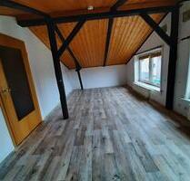 Wohnung 1. Stock mit Dachschrägen und keinem Garten - Langenhorn
