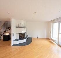 Familienfreundliche Doppelhaushälfte mit Garten in Hattenhofen