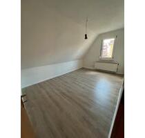 2 Zi.-DG-Wohnung | Stuttgart Zuffenhausen | Top Lage