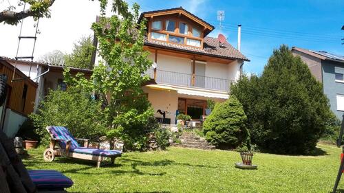 Foto - Einfamilienhaus mit großem Grundstück