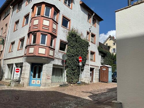 Foto - Denkmalgeschütztes Haus in der Innenstadt im Dornröschenschlaf