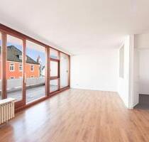 Terrassen-Wohnung in Villenviertel über zwei Etagen im Herzen Regensburg