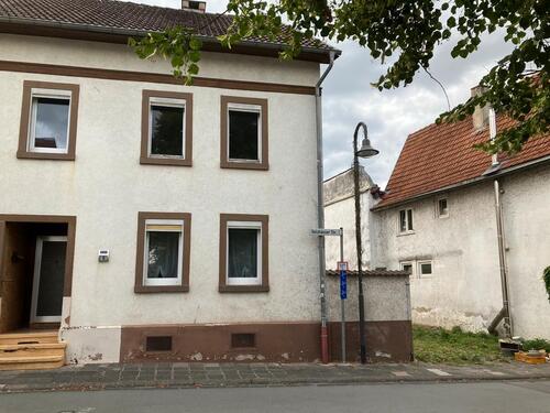 Foto - 8 Zimmer Mehrfamilienhaus, Wohnhaus zum Kaufen in Rosbach vor der Höhe