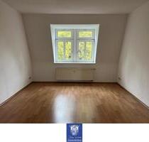 Pirna! Individuelle Dachgeschosswohnung mit Balkon und Tageslichtbad!