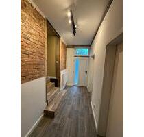 Vier-Zimmer-Altbauwohnung - 730,00 EUR Kaltmiete, ca.  100,00 m² in Hemmoor (PLZ: 21745)