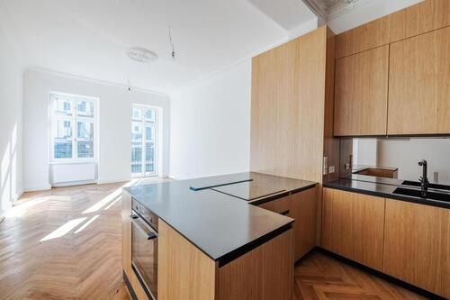 Foto - Zuhause in zwei Berliner Welten: Gründerzeit-Apartment mit Charme und Süd-Balkon