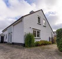 Einfamilienhaus mit Garten, Pool & 6 Zimmern - Gronau (Westfahlen)