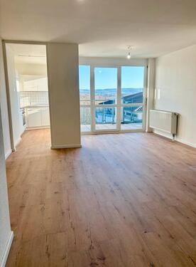 Foto - Renovierte 3 Zimmer Wohnung - 1.190,00&nbsp;EUR Kaltmiete, ca.&nbsp; 80,00&nbsp;m&sup2;