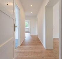 Helle 3-Zimmer-Wohnung Wohnung in Nauen-Berge mit Balkon & Keller