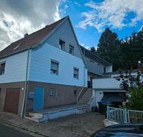 Charmante Doppelhaushälfte mit Einliegerwohnung - Breitenbach