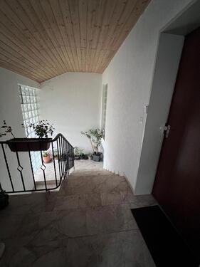 Foto - Große 3,5-Zimmer-Dachgeschosswohnung in ruhiger Lage zu vermieten