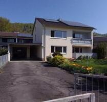 Schönes Zweifamilienhaus - 449.000,00&nbsp;EUR Kaufpreis, ca.&nbsp; 130,00&nbsp;m&sup2; in Marktl (PLZ: 84533)