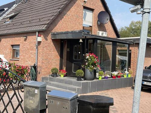 Foto - 12 Zimmer Einfamilienhaus zum Kaufen in Köln