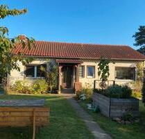 Kleines freistehendes EFH mit großem Areal in bester Ortsrandlage von Lehre