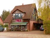 Foto - Wohnen im Grünen: Maisonette mit Dachterrasse, Garage & Carport
