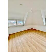 Helle 3,5 Zimmer DG-Wohnung in Stuttgart Ost