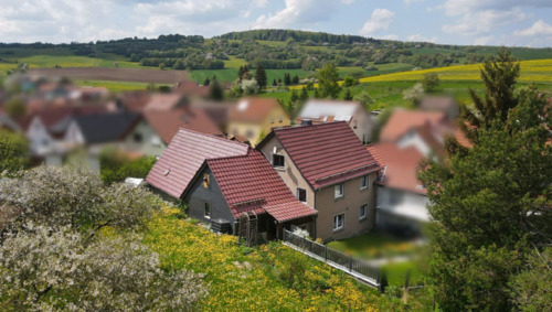 Foto - Solides, günstiges Haus mit sehr großem Garten