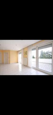 Foto - Moderne DG-Wohnung mit großer Loggia in Niederhadamar