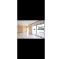 Moderne DG-Wohnung mit großer Loggia in Niederhadamar