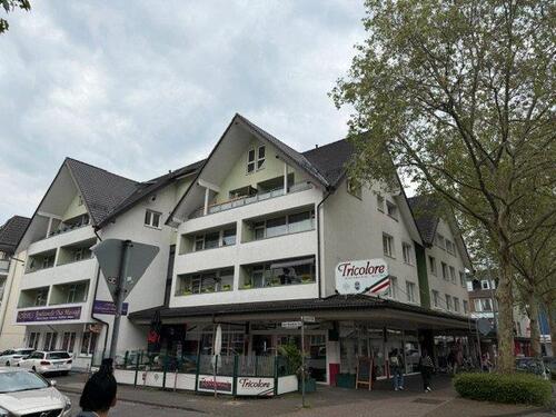Foto - Großzügige 4-Zimmer-Wohnung mit Aufzug direkt am Opladener Platz