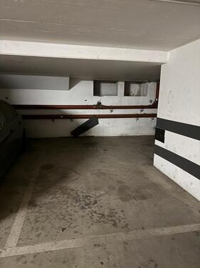 Foto - Tiefgaragenstellplatz - 85,00 EUR Miete,