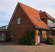 Große ebenerdige Wohnung mit Wintergarten und Sauna, ruhige Lage - Großenwörden