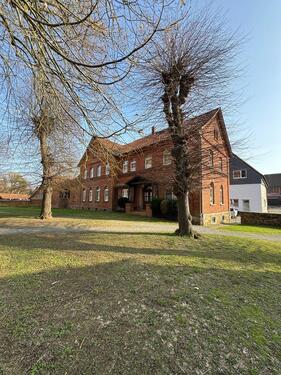 Foto - Großes Haus mit Keller, 262 m², Garten & Einliegeroption