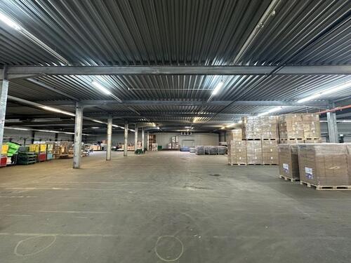 Foto - Logistik- und Lagerhalle in Seevetal an der A1 und A7
