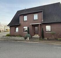 Einfamilienhaus nahe Ortskern, 557m² Grundstück, Baujahr um 1960 - Holdorf