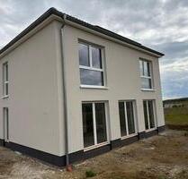 Erstbezug großes Einfamilienhaus mit PV-Anlage Küche gute Lage - Wasserlosen