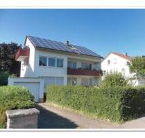 Helle 4- Zimmer Wohnung mit Balkon, Einbauküche und Einzelgarage - Lauffen am Neckar