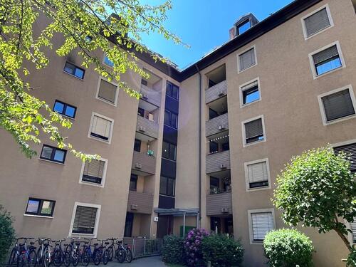 Foto - Großzügige 3-Zimmer-Wohnung mit zwei Balkonen und Tiefgarage