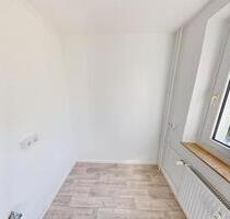 Modernisierte 2-Raum-Wohnung mit Balkon - Chemnitz Adelsberg