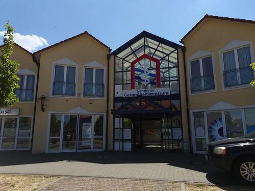 Foto - Moderne Arztpraxis im Gesundheitshaus, gerne auch möbeliert