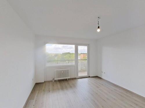 Foto - Schöne 3-Zimmer-Wohnung mit BALKON und tollem Ausblick