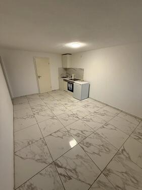 Foto - Vollständig renovierte 2-Zimmer-Wohnung mit Balkon.