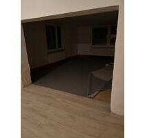 Wohnung 3 Zimmer Küche Bad Flur ev. mit Wintergarten und Garten - Bunde