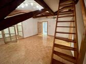 Foto - Außergewöhnliche 2-Zimmer-Wohnung mit Loggia und Dachstudio