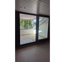 Helle, teilmöblierte 3-Zimmer-Dachgeschosswohnung mit Loggia - Rheinstetten