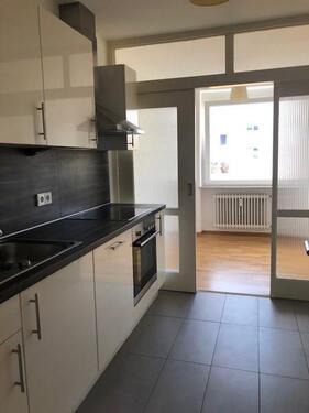 Foto - Moderne 2-Zimmer-Wohnung mit Einbauküche und Balkon